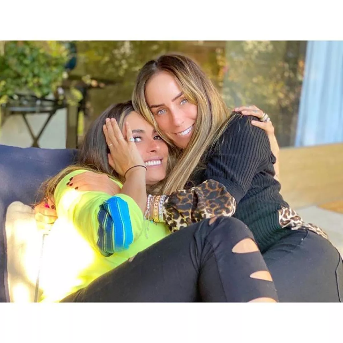 Galilea Montijo e Inés Gómez Mont 