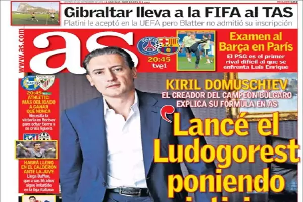 Karl se unió al performance.