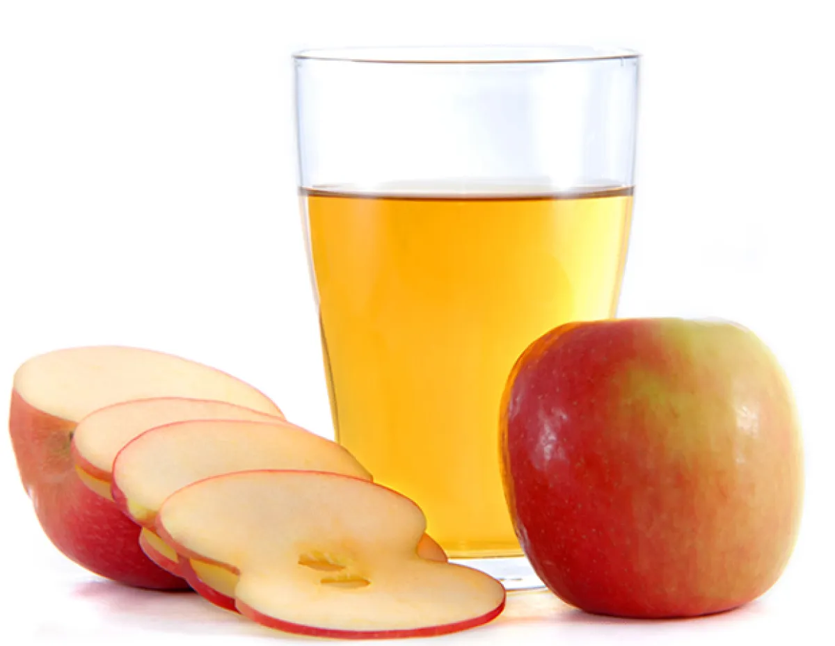 El vinagre de cidra de manzana ayuda a tratar el acné y las erupciones en la piel.