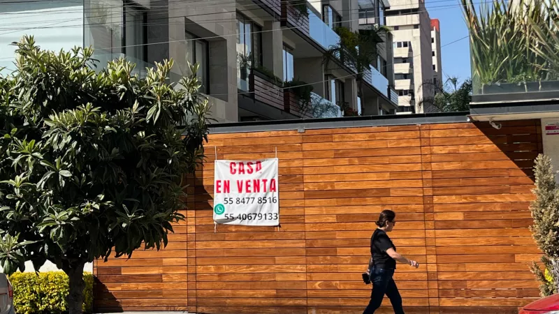 Una vivienda con el precio promedio nacional puede requerir comprobar ingresos que van de 36,000 a más de 63,000 pesos mensuales, según el banco.