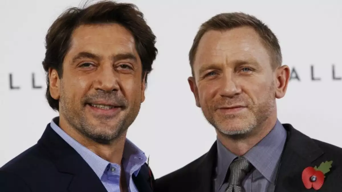 Javier Bardem y Daniel Craig posan en la presentación de James Bond