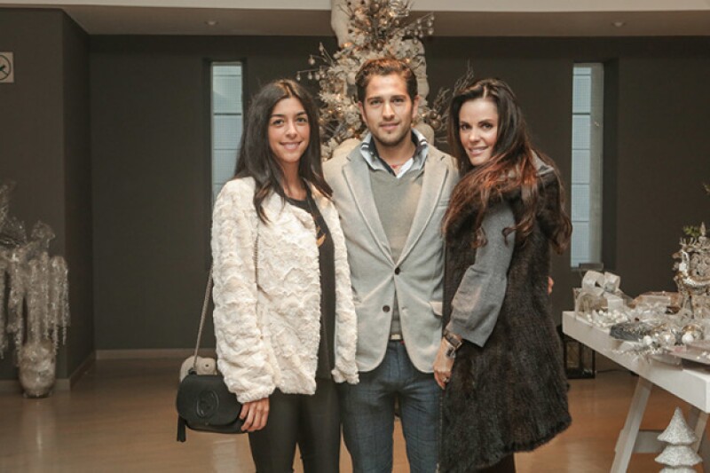 Ivanna Velasco, Esteban Abascal y Gabriela Murillo