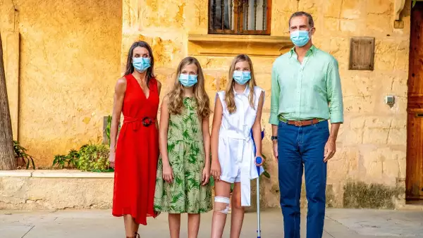 Reina Letizia, princesa Leonor, infanta Sofía y el rey Felipe VI