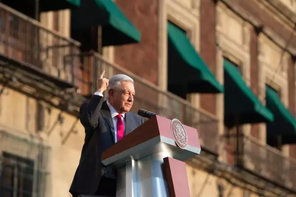 amlo-zocalo-18-03.jpeg