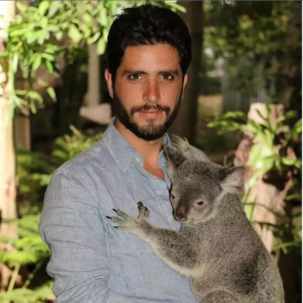 Gonzalo Leaño - ¿Creían que se nos había olvidado este guapo tapatío? Definitivamente uno de nuestros top luciendo este look muy trendy.