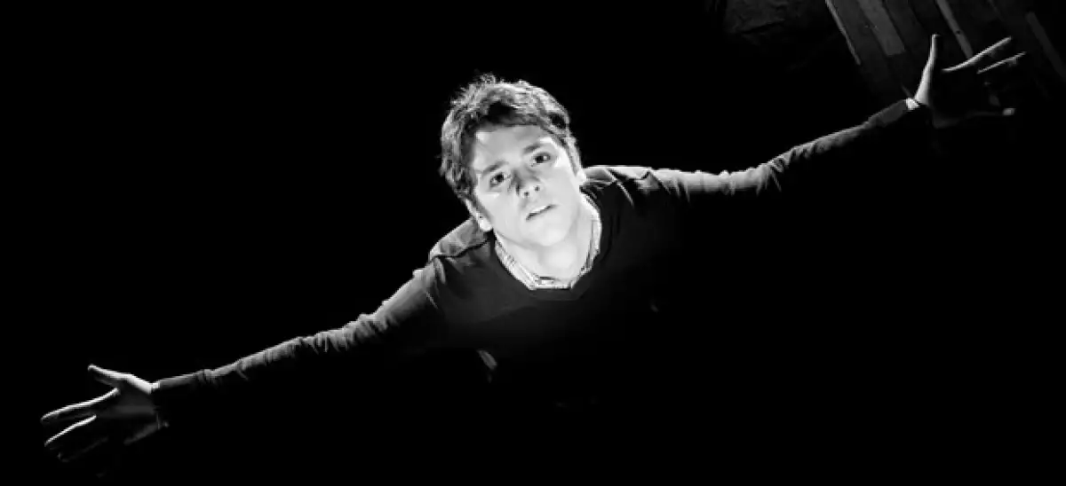 El ex RBD será quien cante el tema principal de la serie.