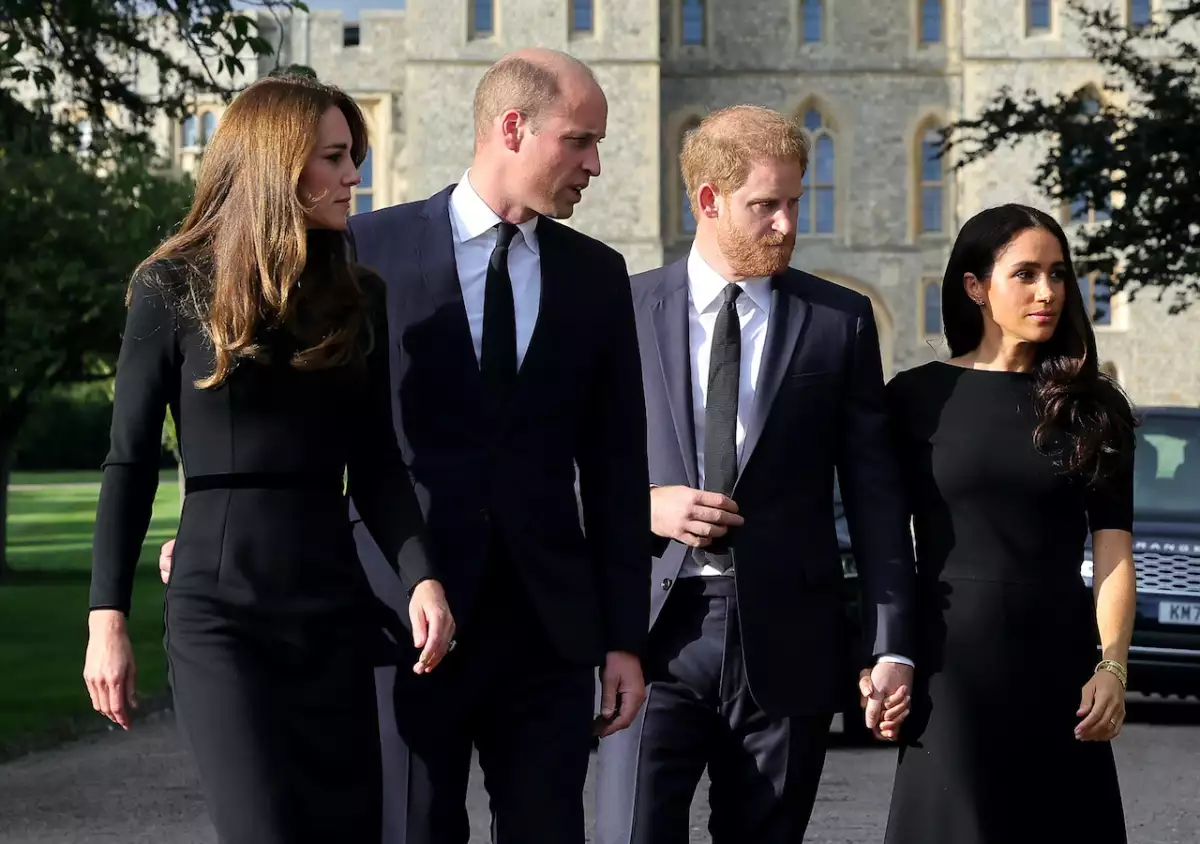 Catherine, princesa de Gales, príncipe William, príncipe de Gales; príncipe Harry, duque de Sussex, y Meghan, duquesa de Sussex