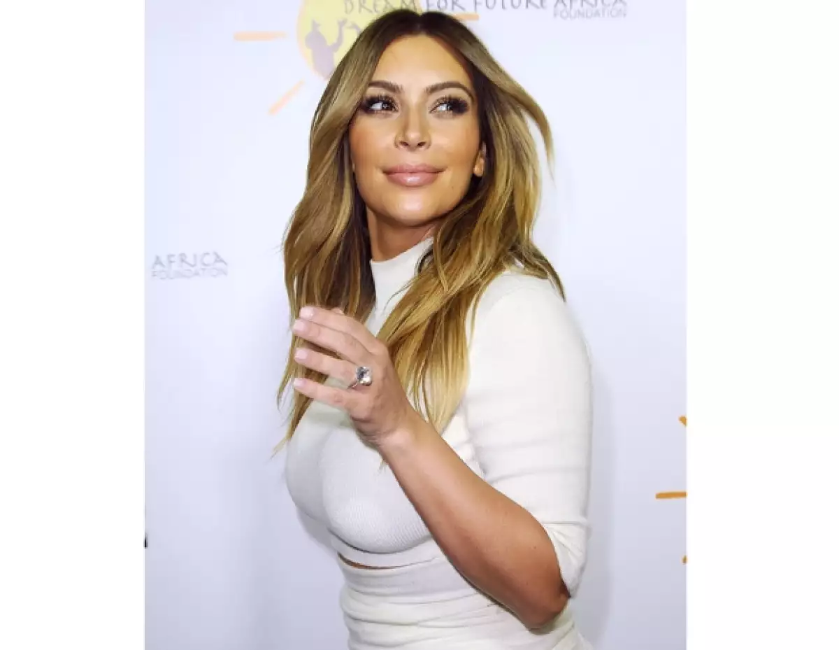 Kim asegura que no se quita su anillo ni para ir al gimnasio.