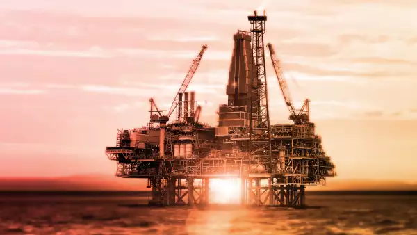 El petróleo operó entre los 100.74 y los 102.44 dólares. (Foto: Photos to go)