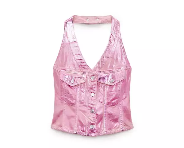 Top metálico de Zara. 