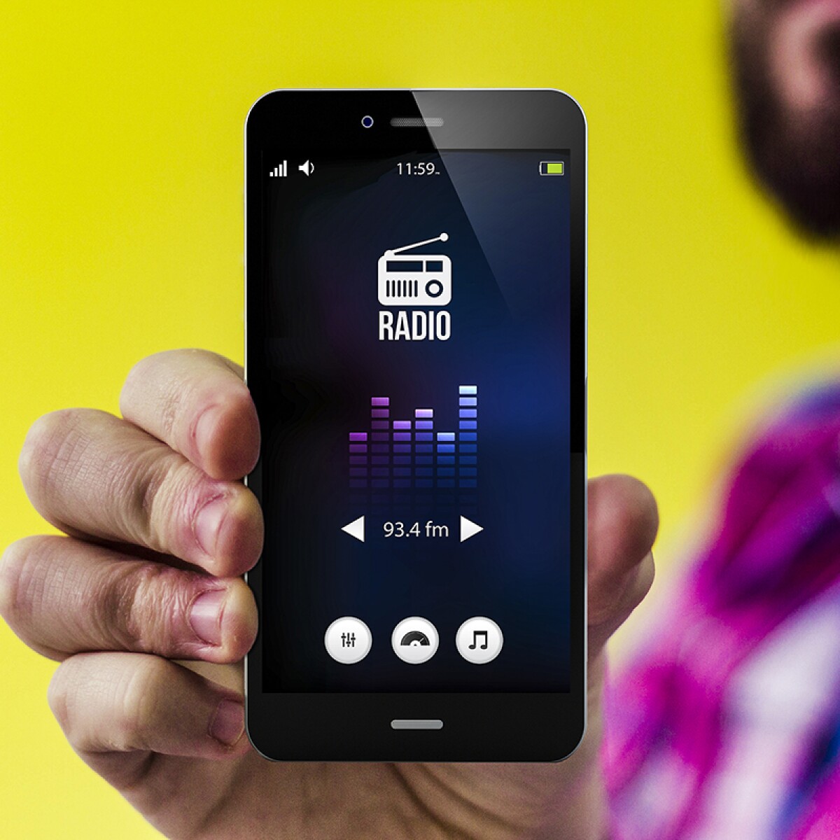 Teléfonos celulares acercan la radio al público