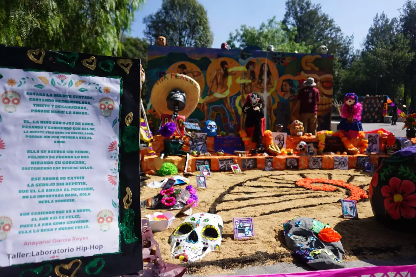 Inicia la instalación de las ofrendas por el Día de Muertos en la Ciudad de México. 