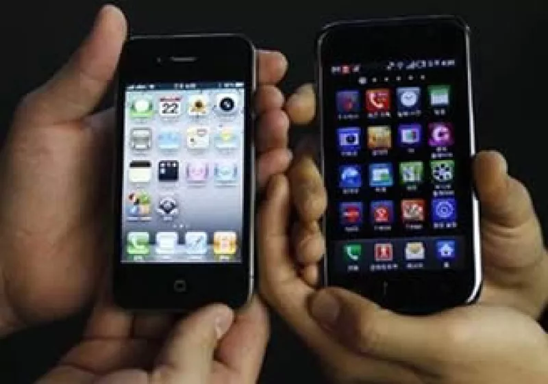 El servicio permite guardar películas y reproducirlas en teléfonos móviles como el iPhone. (Foto: Reuters)