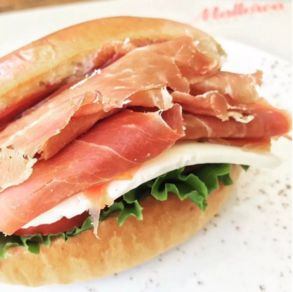 Bocadillo de jamón serrano