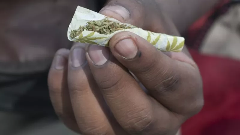 Cigarro de marihuana