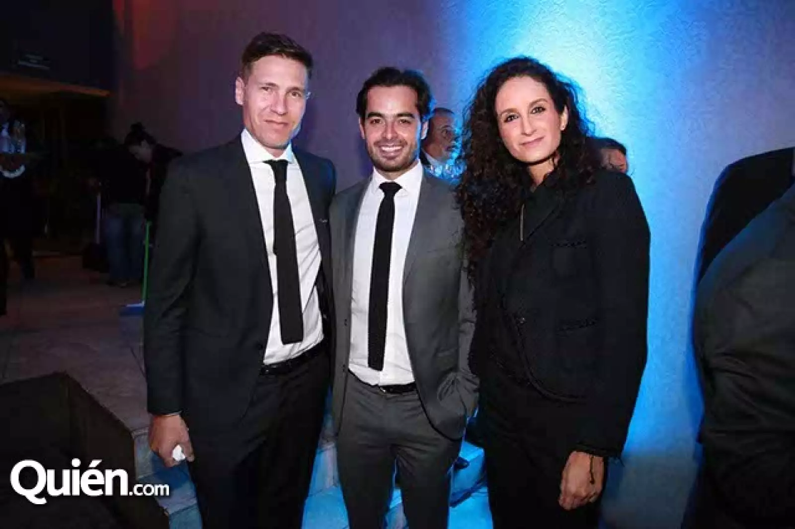 Javier Hernández,Carlos Orellana y Tatiana Vela