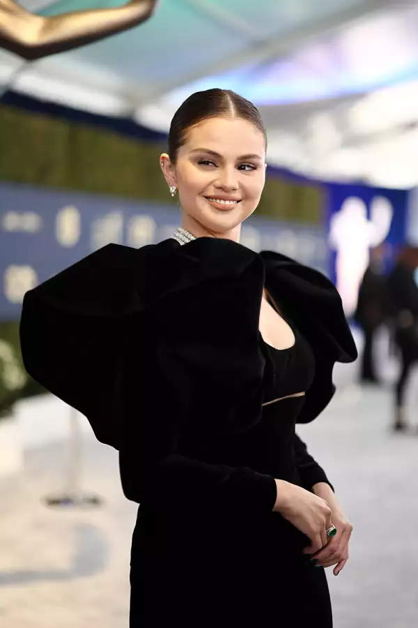 Selena Gomez se reinventa con el ritmo africano de Calm Down de Rema