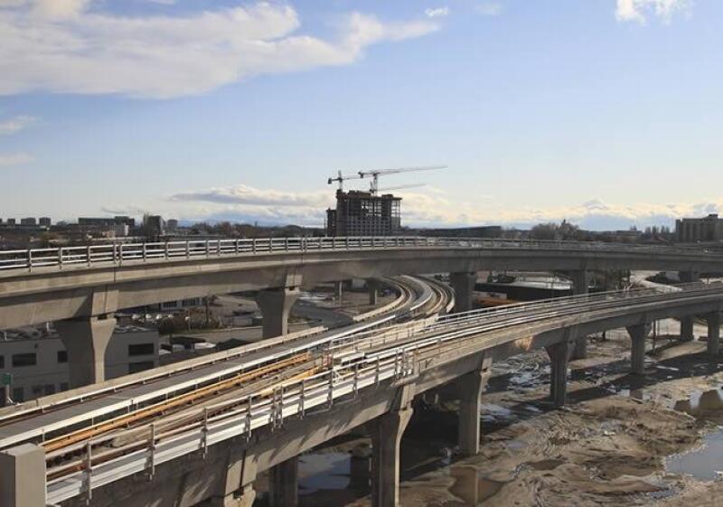 Tren en construcci�n