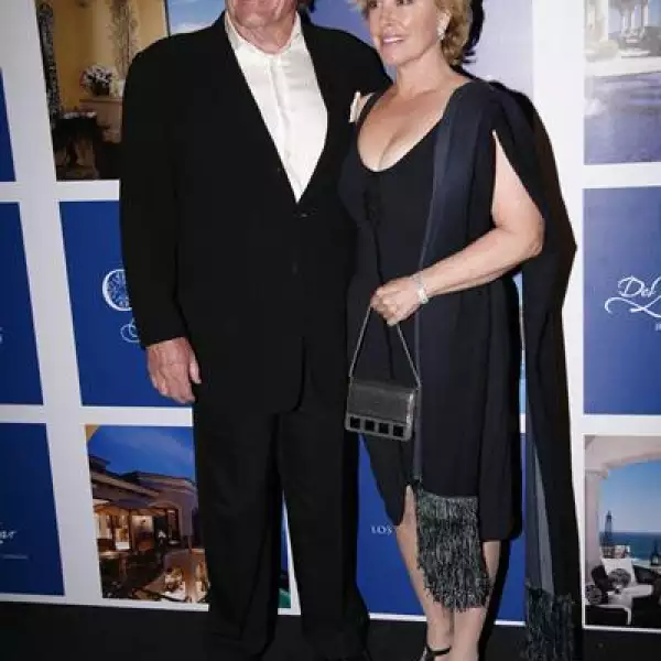 Ron Hatfield,Lucia Nordstron