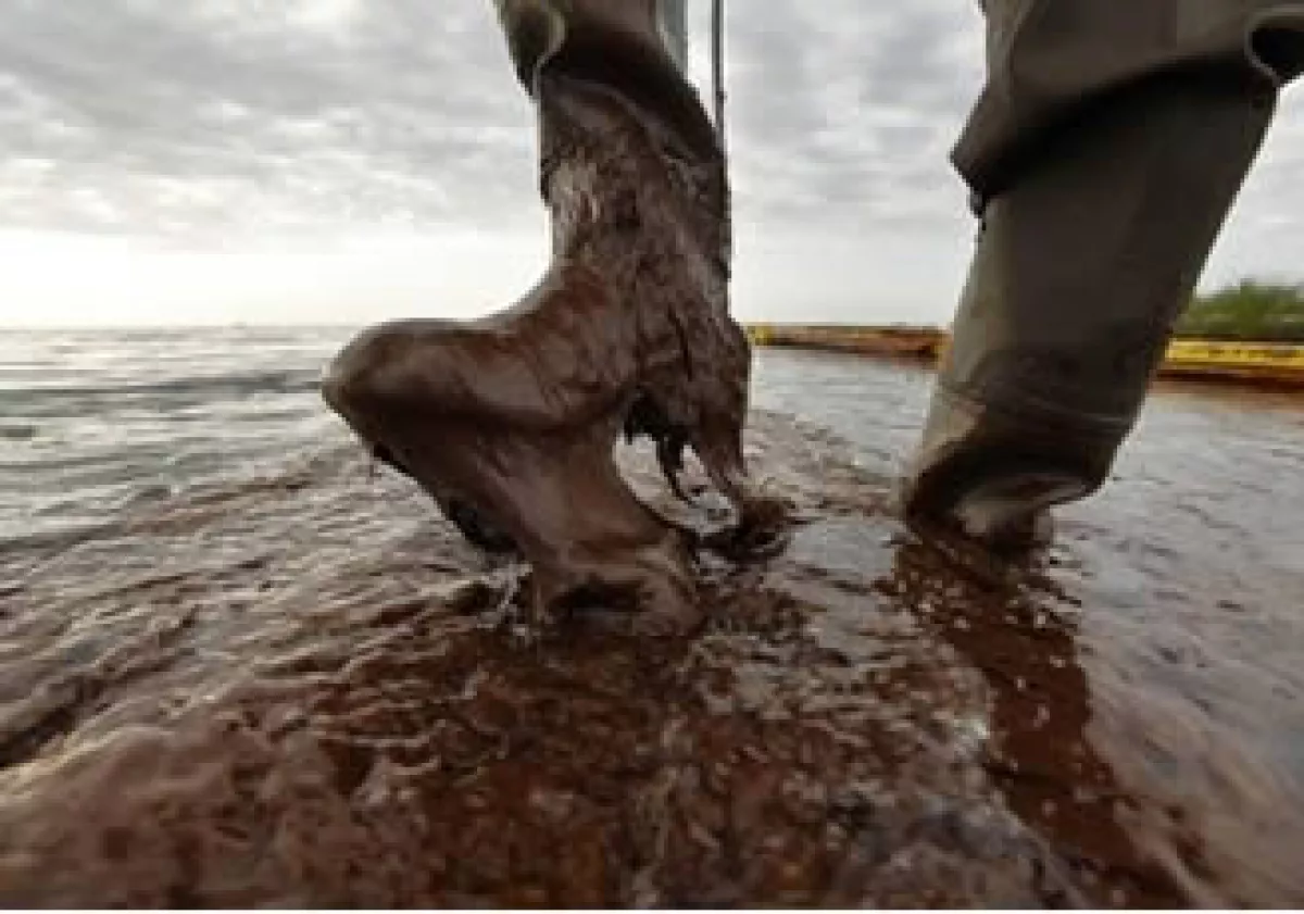 El impacto del derrame en la hoja de balance de BP se ubicará en 22,000 mdd. (Foto: AP)