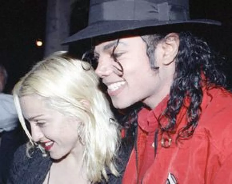Madonna rendirá tributo a Michael Jackson en el mismo estadio en que se suponía que el Rey del Pop hiciera su gran regreso a los escenarios.