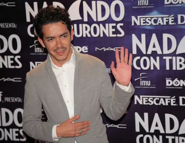 El productor y director teatral escogió a Eiza González y Alan Estrada como protagonistas.