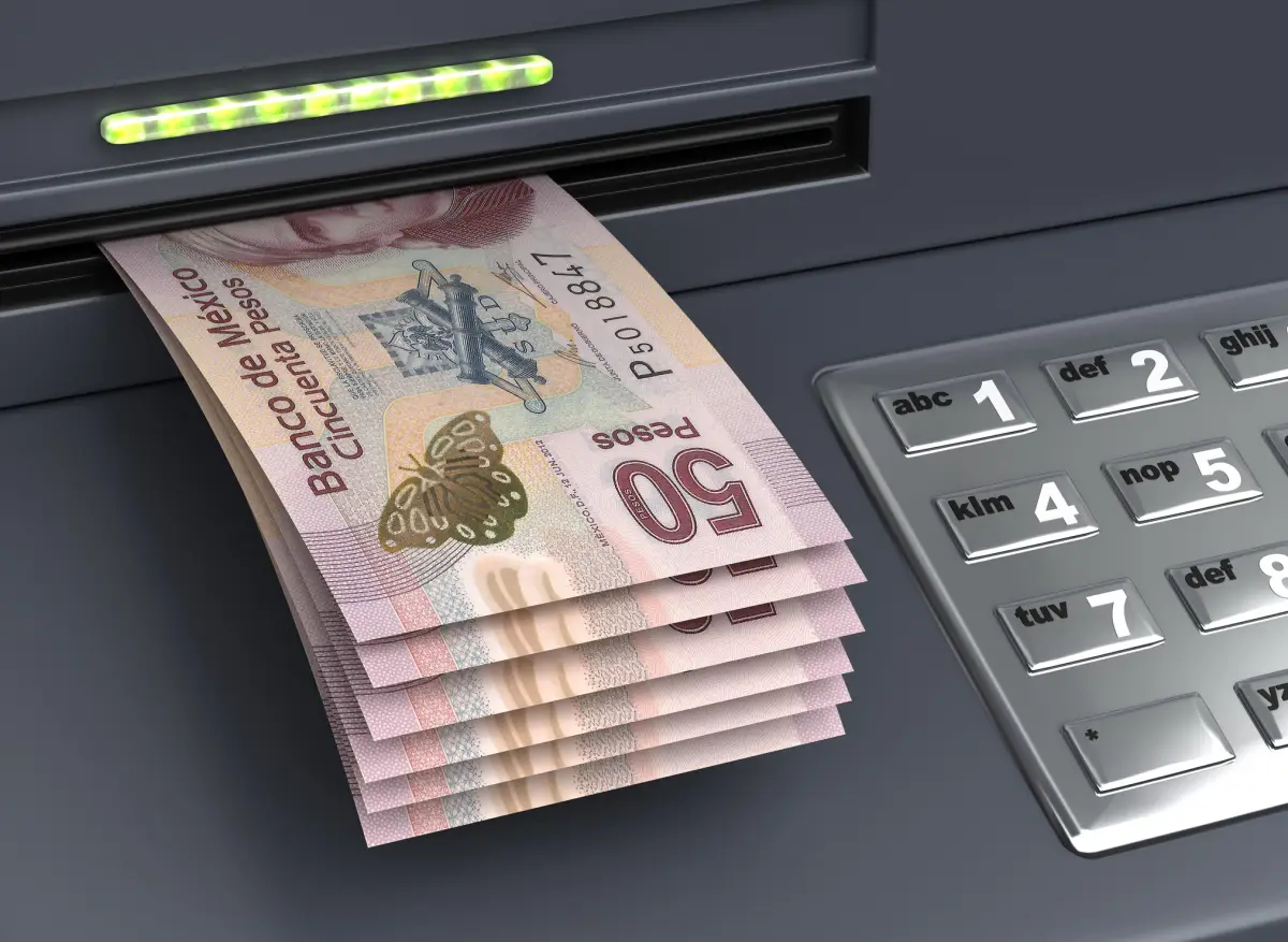 ¿Un cajero automático te dio un billete falso? Esto debes hacer para recuperar tu dinero