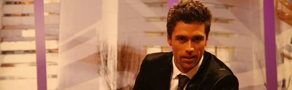 El actor y modelo chileno de TV Azteca llegó a nuestro país dispuesto a robarle el corazón a todas las mujeres mexicanas. Conócelo por dentro y por fuera.