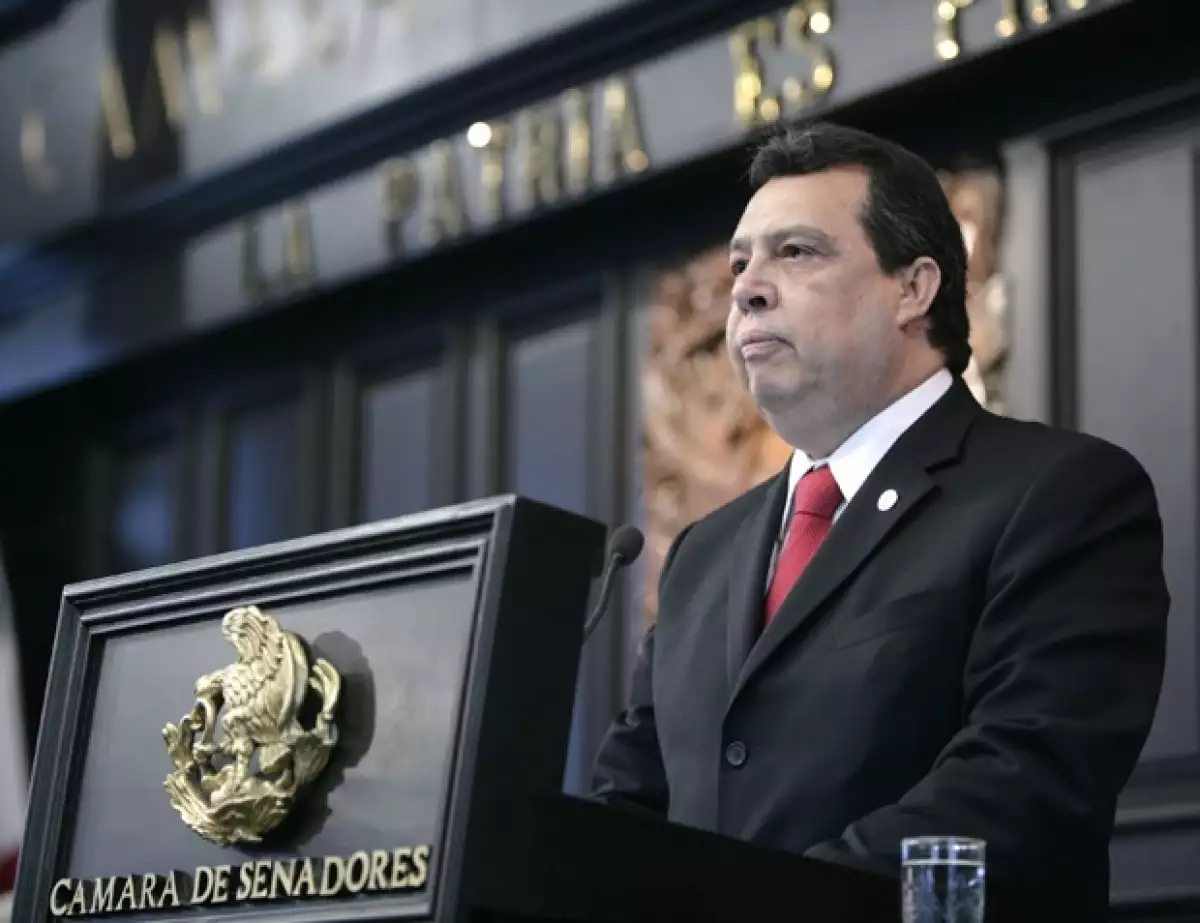 Quien fuera el gobernador por el PRD del estado pidió el día de hoy al Congreso del mismo su renuncia tras la desaparición de los 43 normalistas en Ayotzinapa, Guerrero el pasado 26 de septiembre.