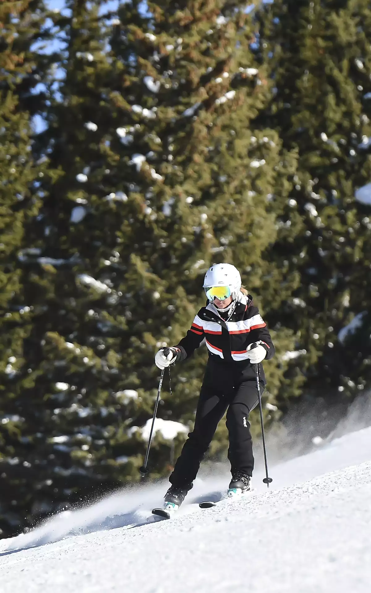 Ludwika Paleta esquia en Vail