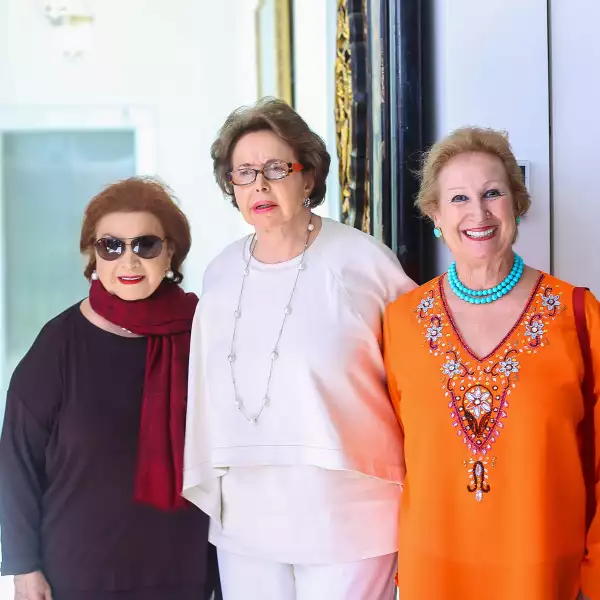 Comida de los patronos de arte de la Bienal