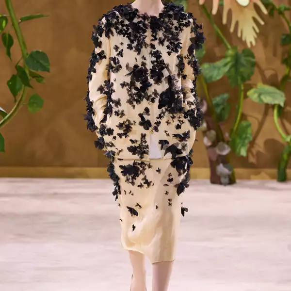 Chanel HC F26 007.jpg