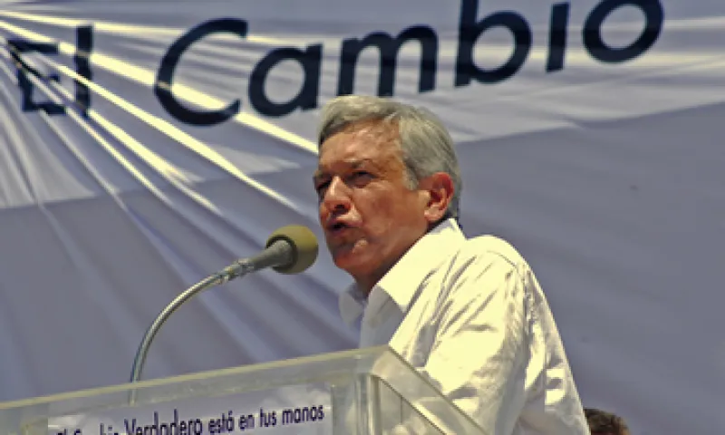 Andrés Manuel López Obrador, propuso ante los banqueros no subir impuestos. (Foto: AP)