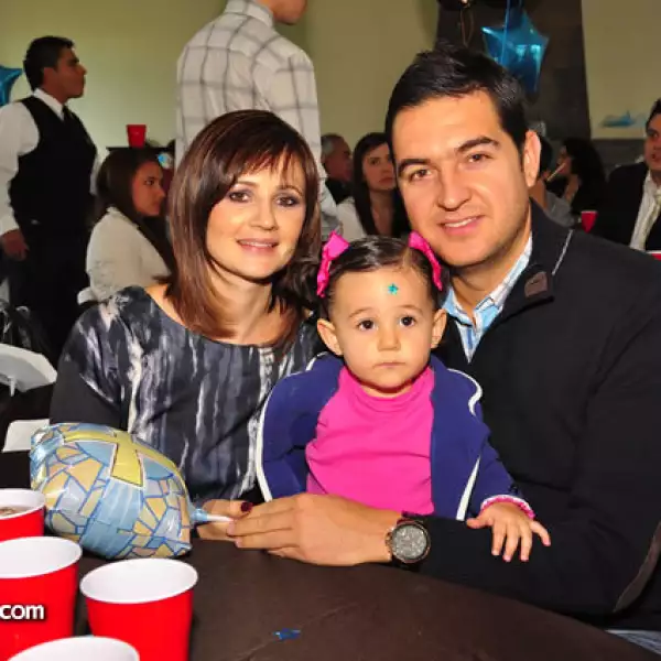 Karla Castellanos,Aurora Meléndez,Ernesto Aguirre
