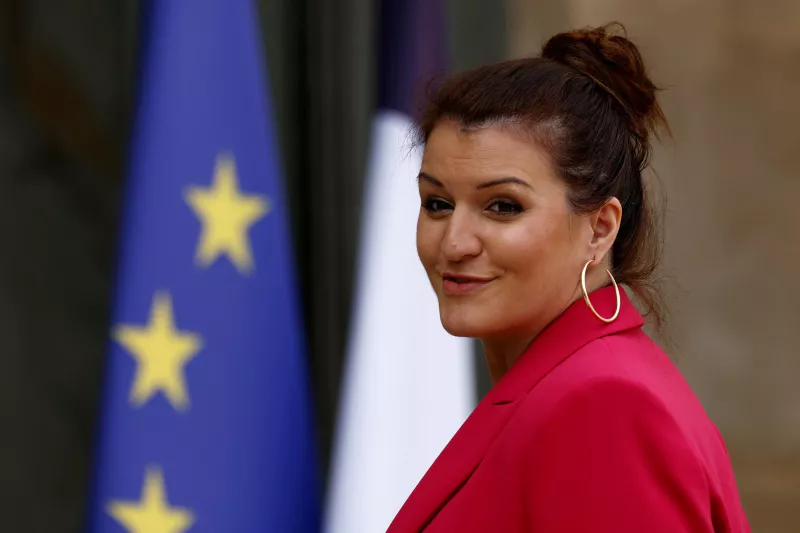 La Ministra Junior de Ciudadanía de Francia, Marlene Schiappa, llega para asistir a la última reunión semanal del gabinete en el Palacio del Elíseo en París, Francia, el 28 de abril de 2022.