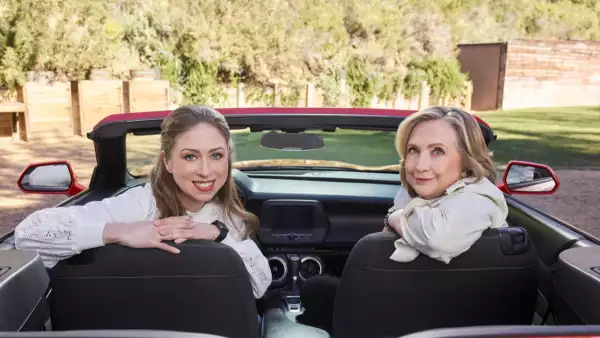 hilary-clinton-chelsea-gusty-docuserie