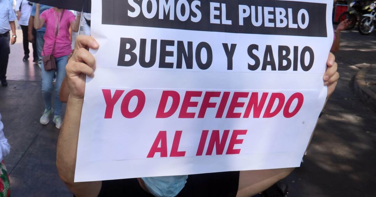 Avanza marcha en favor del INE... a pesar de la embestida presidencial