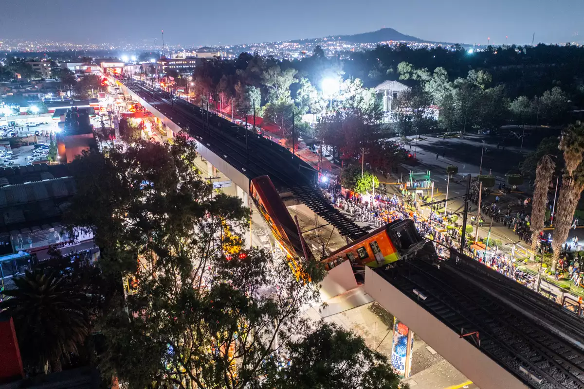 (Colapso de la línea 12 del metro en Iztapalapa)