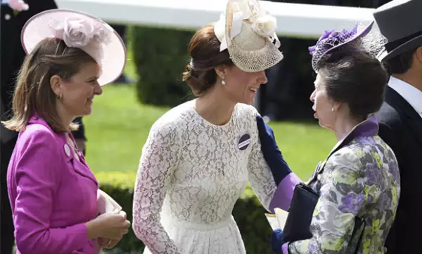 La alta sociedad británica no se ha perdido ni uno.