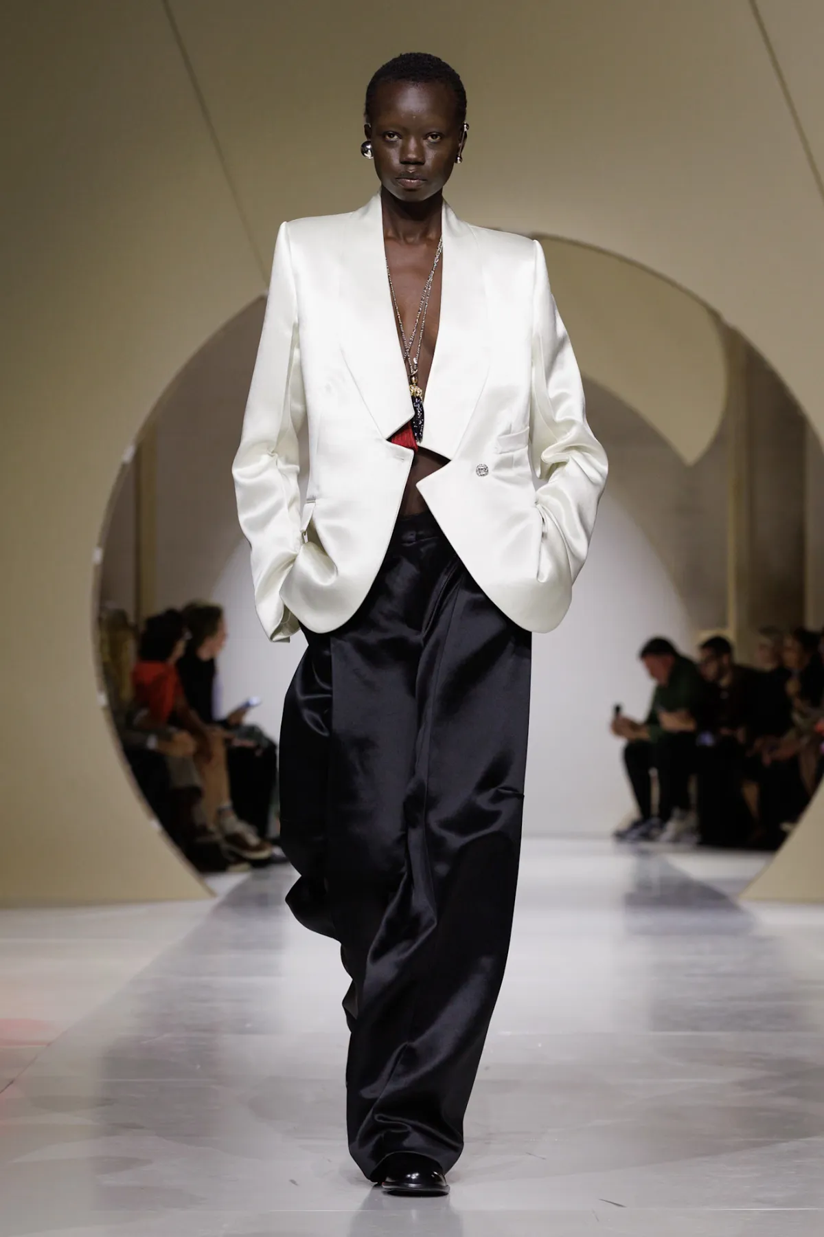Givenchy PO S27 023.jpg