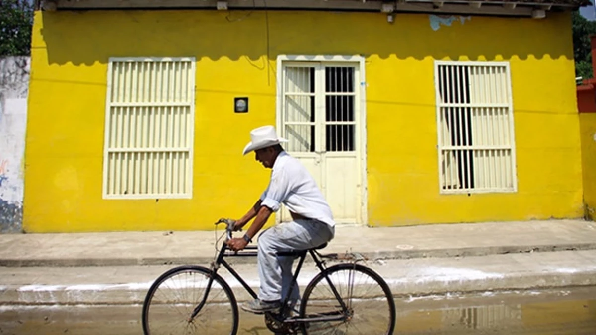 El uso de colores en la arquitectura en México se refleja en las construcciones de Tlacotalpan, Veracruz.