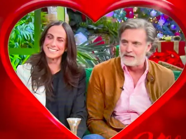 Noticias Chihuahua PAUSA.MX Juan Soler y Paulina Mercado comparten su primera foto romántica (Obligatorio)