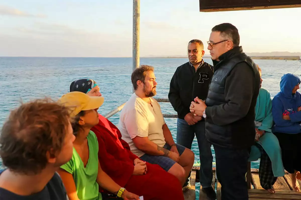 Barco turístico naufragia en el Mar Rojo de Egipto: hay 17 desaparecidos