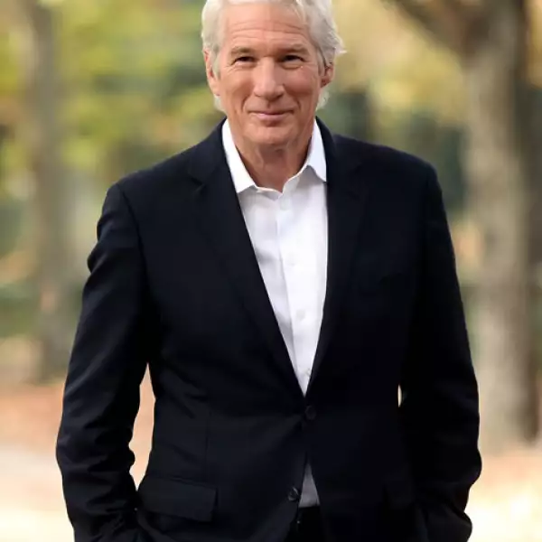 Hollywood ha considerado a Richard Gere, 66, un hearttrhob desde que inició. Los años no han podido quitarle dicho título.