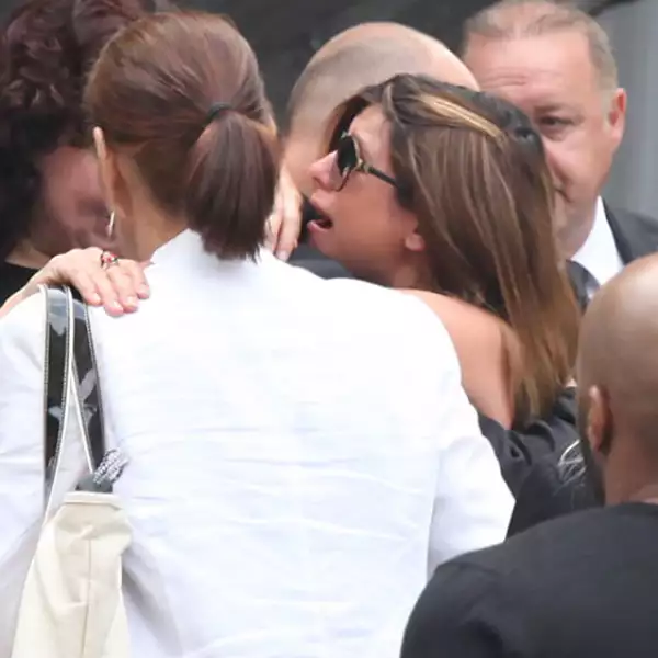 Jamie Lynn Sigler muy conmovida.