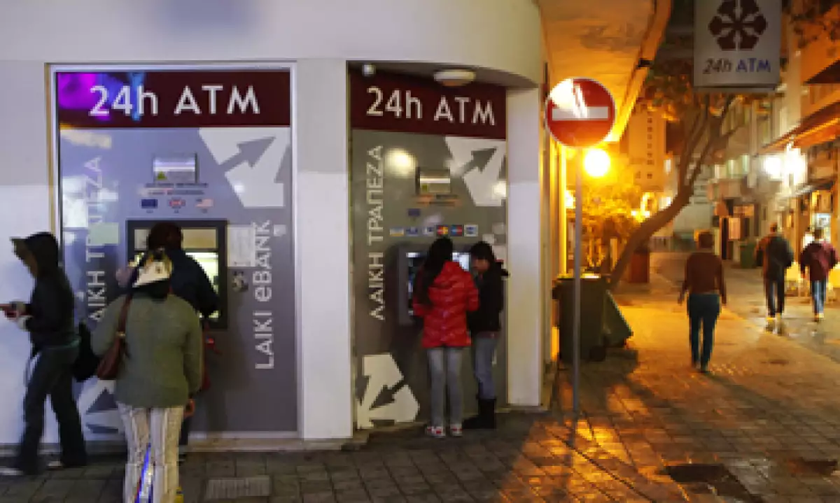 La banca chipriota se ha visto golpeada por su exposición al país donde inició la crisis de deuda: Grecia. (Foto: AP)
