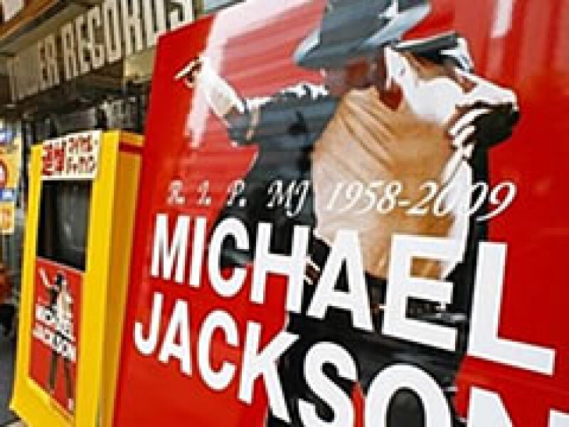 La biografía se adelantó a otras 10 editoriales en china. En la foto, un poster in memoriam a Michael Jackson en Asia. (Foto: AP)