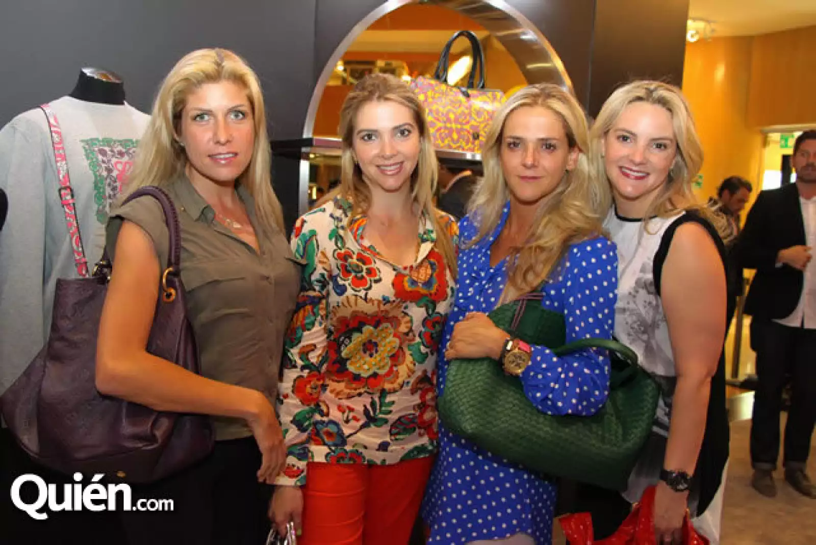 Paulina Díaz Ordaz,Clara Sámano,María Mena Y Beatriz Sámano