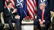 El presidente de los Estados Unidos, Donald Trump (derecha), habla con el secretario general de la OTAN, Mark Rutte, durante una reunión bilateral al margen de la reunión anual del Foro Económico Mundial (WEF) en Davos el 21 de enero de 2026. El Foro Económico Mundial tiene lugar en Davos del 19 al 23 de enero de 2026.