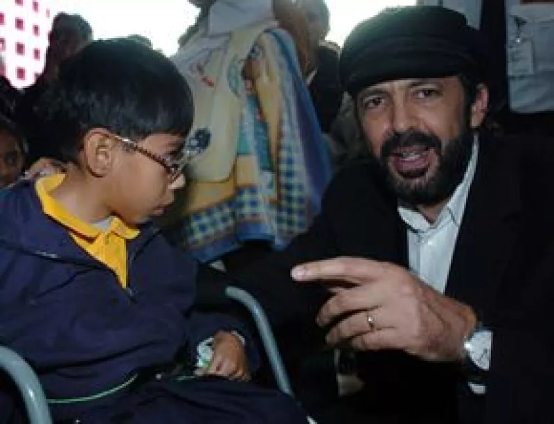 La UNESCO recibió el título en París por sus esfuerzos a favor de los niños minusválidos.